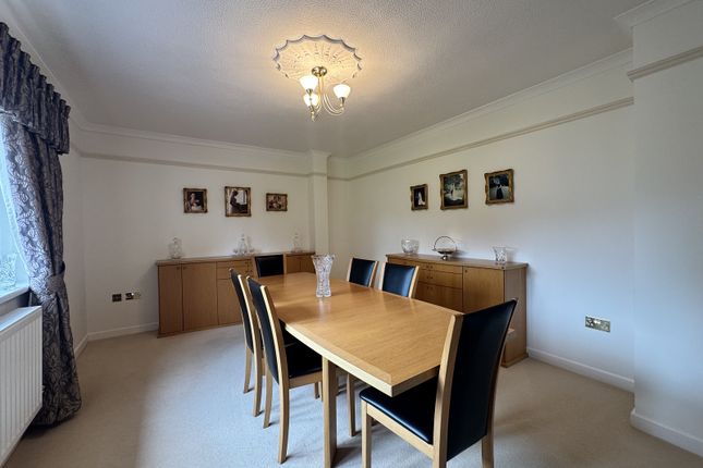 Plas Derwen 1, Royal Oak Court, Ammanford photo 2