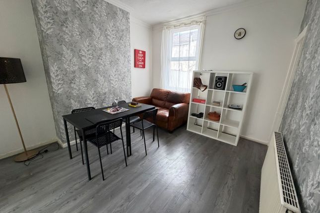 25, Liverpool photo 4