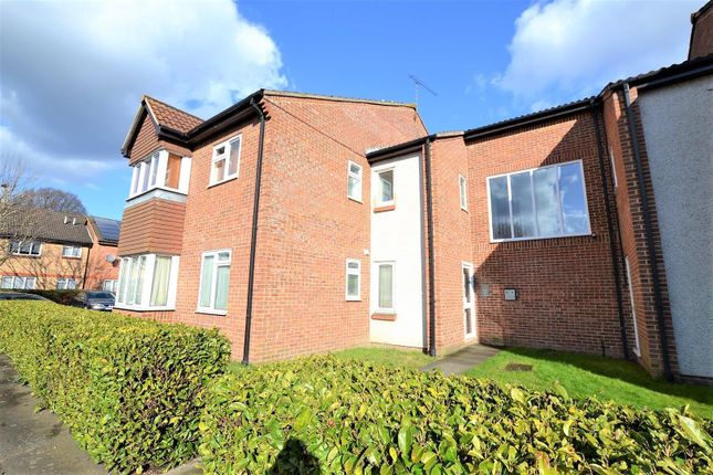 Thumbnail Flat to rent in Lowdell Close, West Drayton