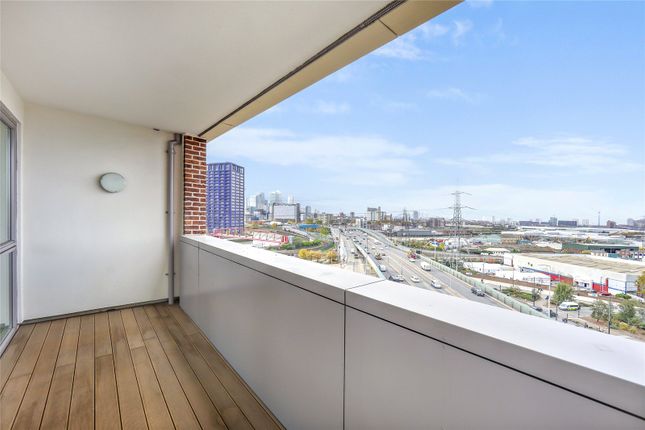 69, Discovery Tower, Greater London photo 2