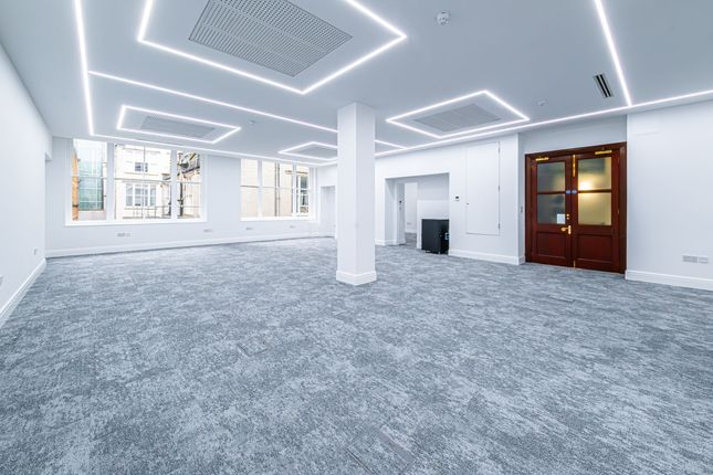 Office to let in London Wall, London