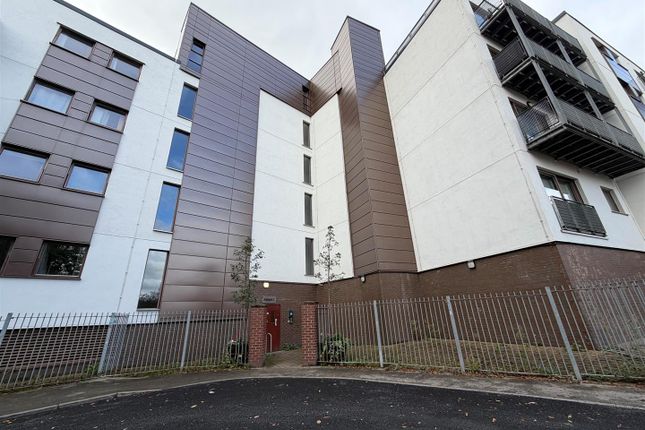 Apt 33, Advent 2/3, Ancoats photo 3