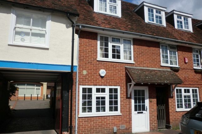 Thumbnail Town house to rent in Rose Street, Wokingham