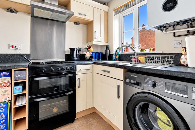 124 Queen Mary Road, Sheffield photo 3