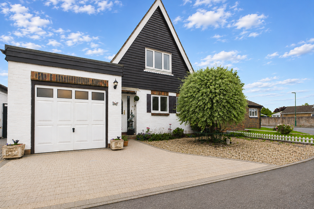 3-bed house on 16, Brou Close, East preston, £550,000