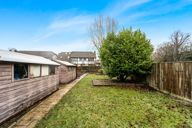14, Buckhurst Mead, East Grinstead photo 2