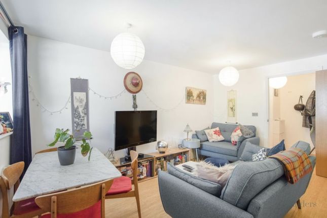 Thumbnail Flat for sale in Shepherdess Walk, Islington, London