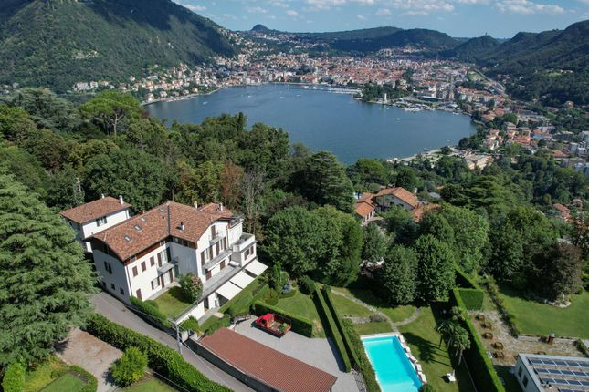 Thumbnail Apartment for sale in Como, Lombardy, Italy