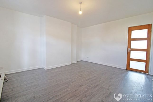 12, Laurel Road, Tipton photo 3