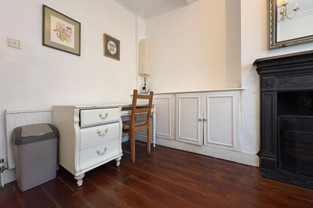 Kings Road, Ealing photo 4
