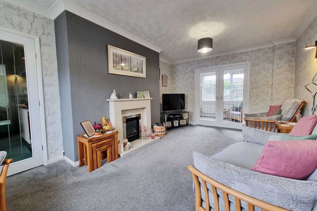62, Meadowfield, Sleaford photo 2