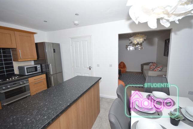 72, Galingale View, Newcastle photo 4