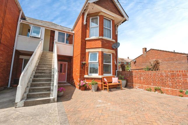 17, Spring Lane, Dorset photo 3