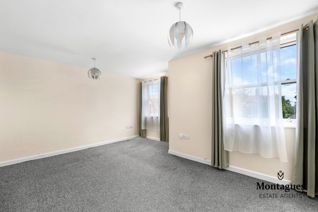 Flat 10 Edmunds House 40-42, Hemnall Street, Epping photo 3