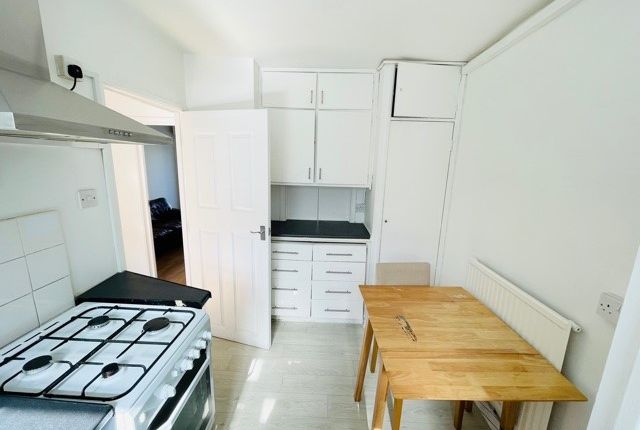 Flat for sale in Donovan House, Cable Street, London