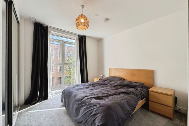 Flat 2, Gladness House, London photo 4