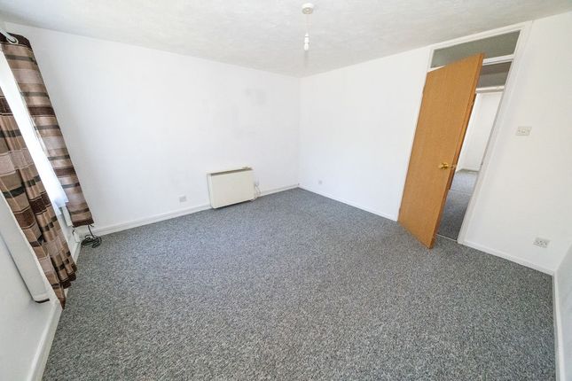 28, Arragon Court, Waterlooville photo 2
