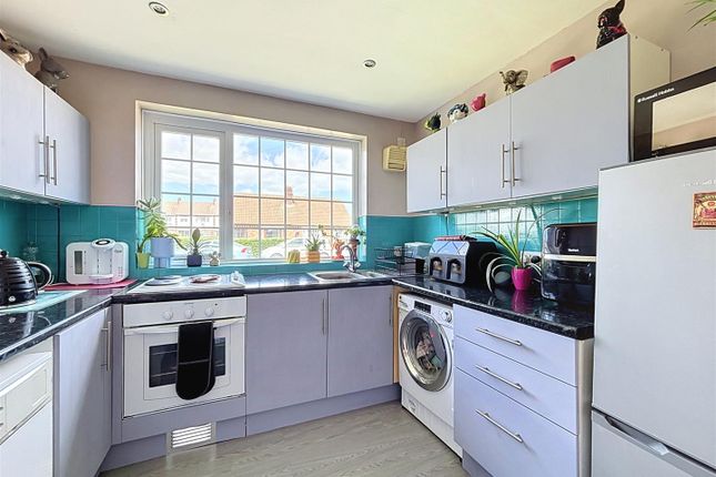 5, Elm Grove, Aldbrough photo 4