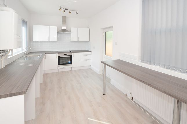 Room 4, 43 Middlewich Street, Crewe, Cheshire photo 3