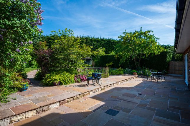 23, Park Avenue, Dronfield photo 3
