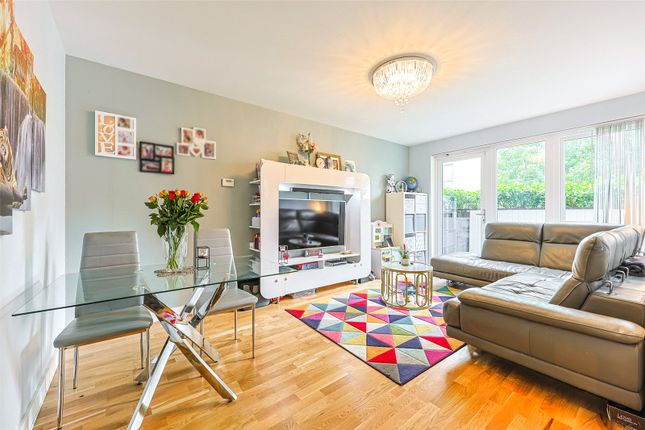 2-bed flat on Flat 18, Times Court, 3, Guardian Avenue, Colindale, £475,000
