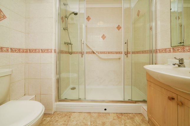 34, Beacon Court, Heswall photo 4