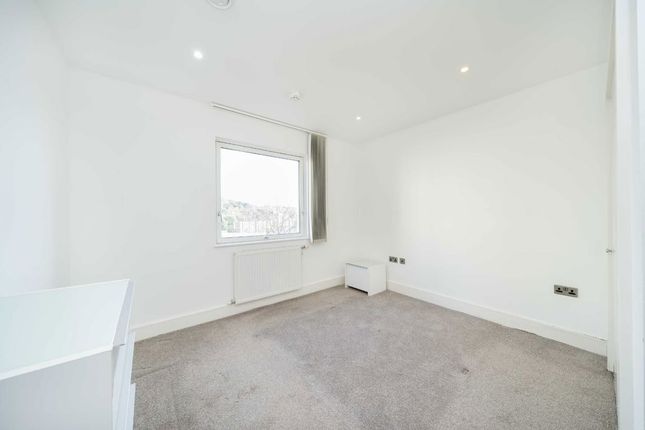 Flat 37, Trident Point, 19, Pinner Road, Harrow photo 4