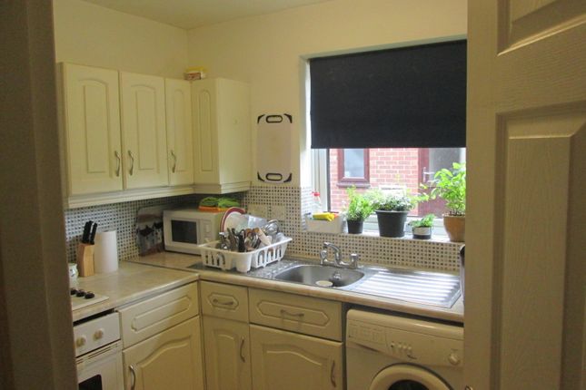 6 The Pines, 212 Tremona Road, Southampton photo 3