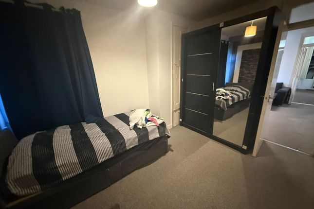 74, Alexandra Court, Wembley photo 5