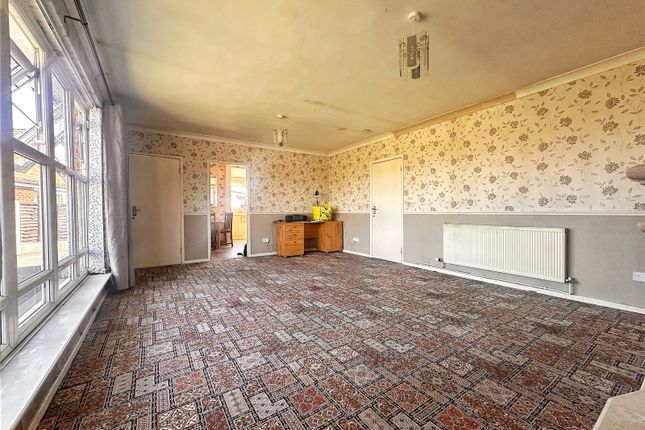 15, Ledbury Close, Middleton photo 4