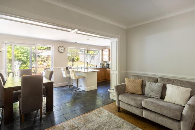 219, London Road North, Redhill photo 4