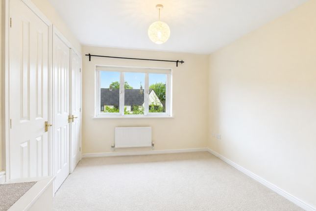 27, Court View, Gloucestershire photo 4