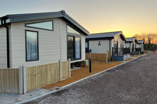 4, Greenacres Park, Cirencester photo 2