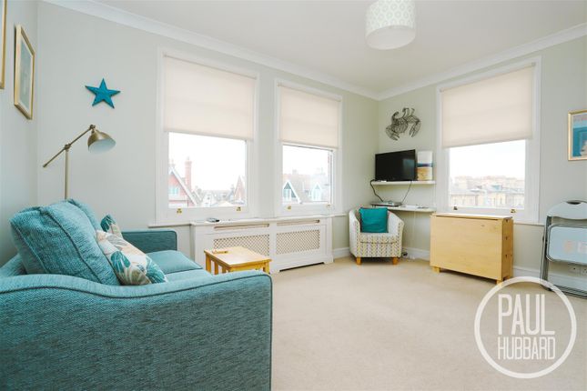 Flat 9, Kirkley House, Kirkley Cliff Road, Lowestoft photo 2