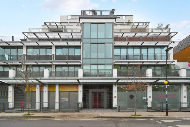 Penthouse for sale in Holmes Road, Kentish Town, London