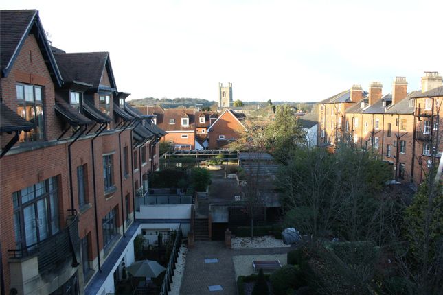 Flat to rent in Royal Apartments, Perpetual House, Station Road, Henley-On-Thames, Oxfordshire
