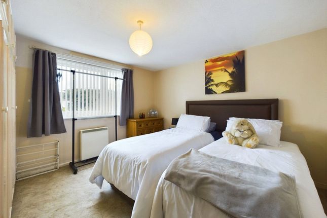 Flat 6 Raleigh Court, 23, Clarence Road North, North Somerset photo 2