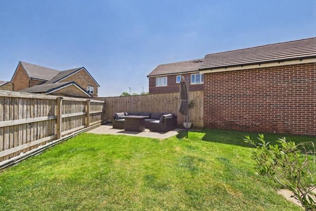 23, Lotus Crescent, Castleford photo 4