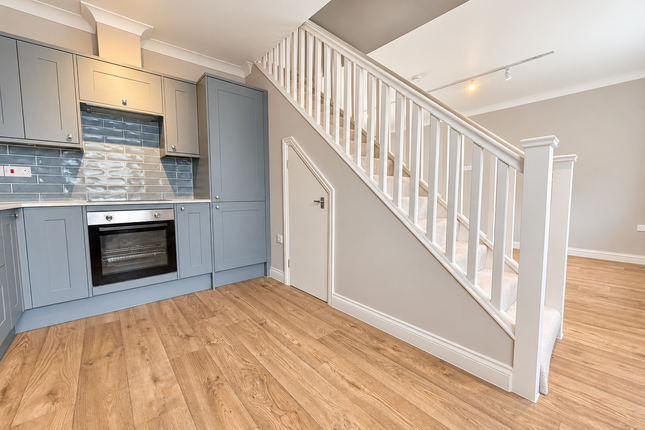 Flat 1, Woodfield House, Tangmere Road, Chichester photo 4