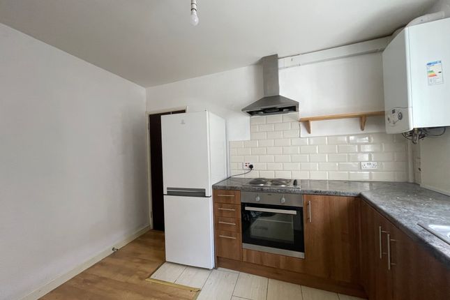 Flat to rent in Gold Street, Northampton