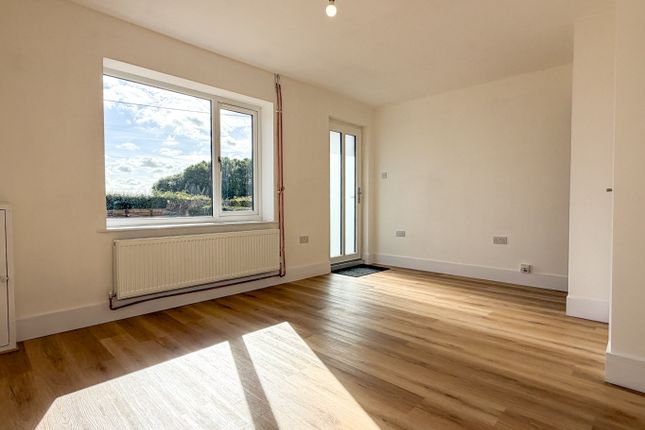 13 Chapel Road, Spooner Row, Norfolk photo 2