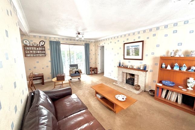 Alderside Walk, Egham photo 2