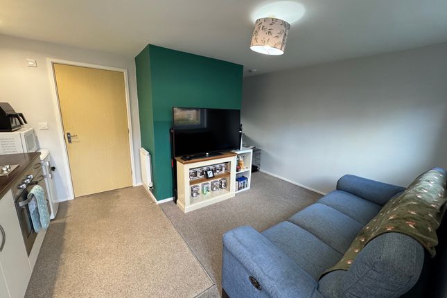 60, Mill Meadow, Bridgend photo 4