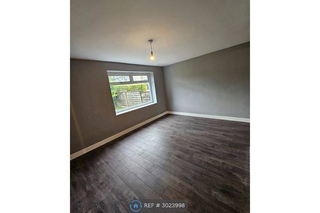 Tipton Drive, Manchester photo 3