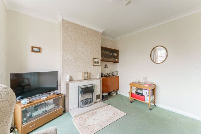 12, Askam Avenue, West Yorkshire photo 4