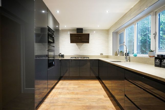 16 Ash Close, Sheffield photo 3