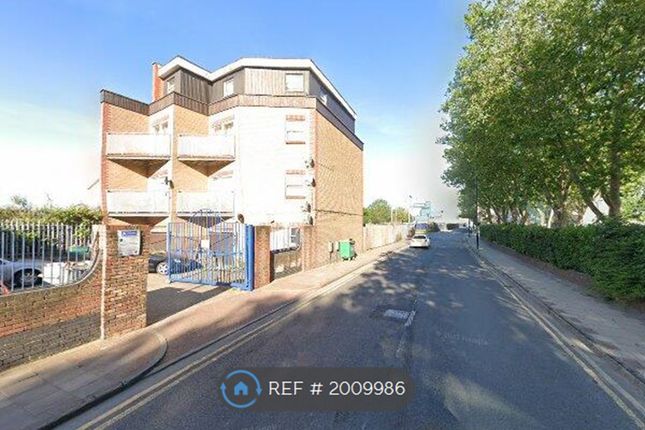 Thumbnail Flat to rent in Albert Road, London