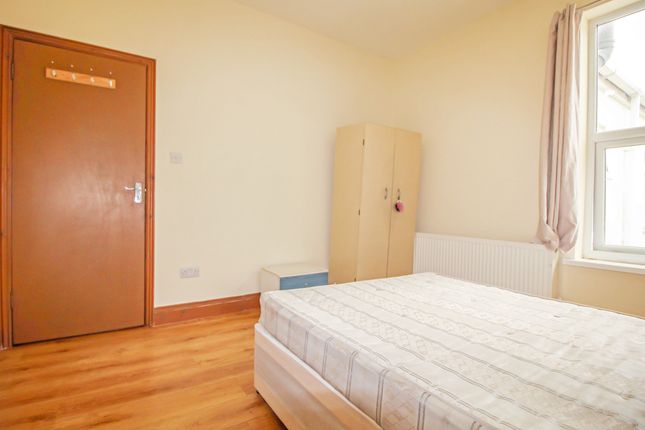 Room to rent in Room 5, Shrewsbury Road, Forest Gate