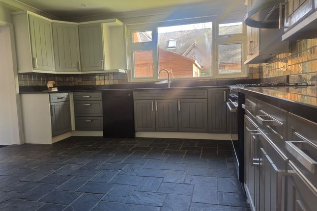 46 Castle Way, Leybourne, West Malling photo 4