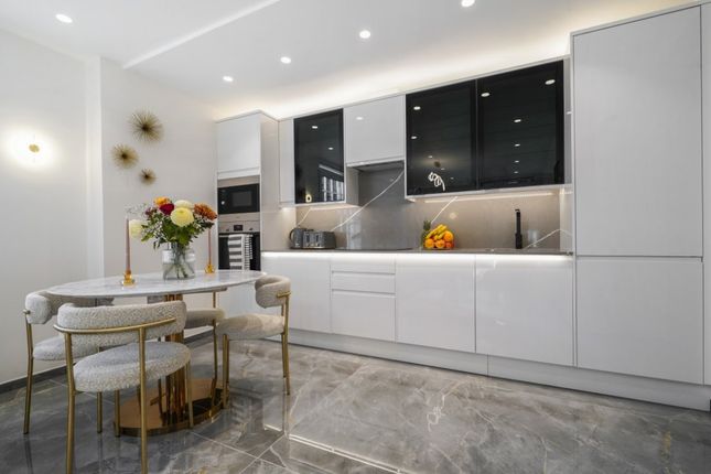 Flat 41, Cumberland Court, Great Cumberland Place, London photo 4
